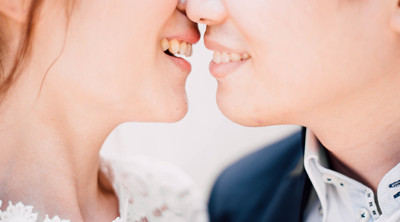 The picture shows a pair of happy couple